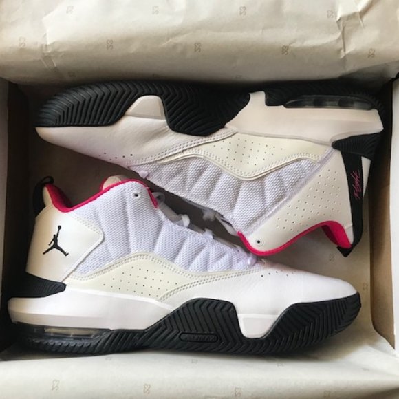 Jordan Stay Loyal - Picture 1 of 9